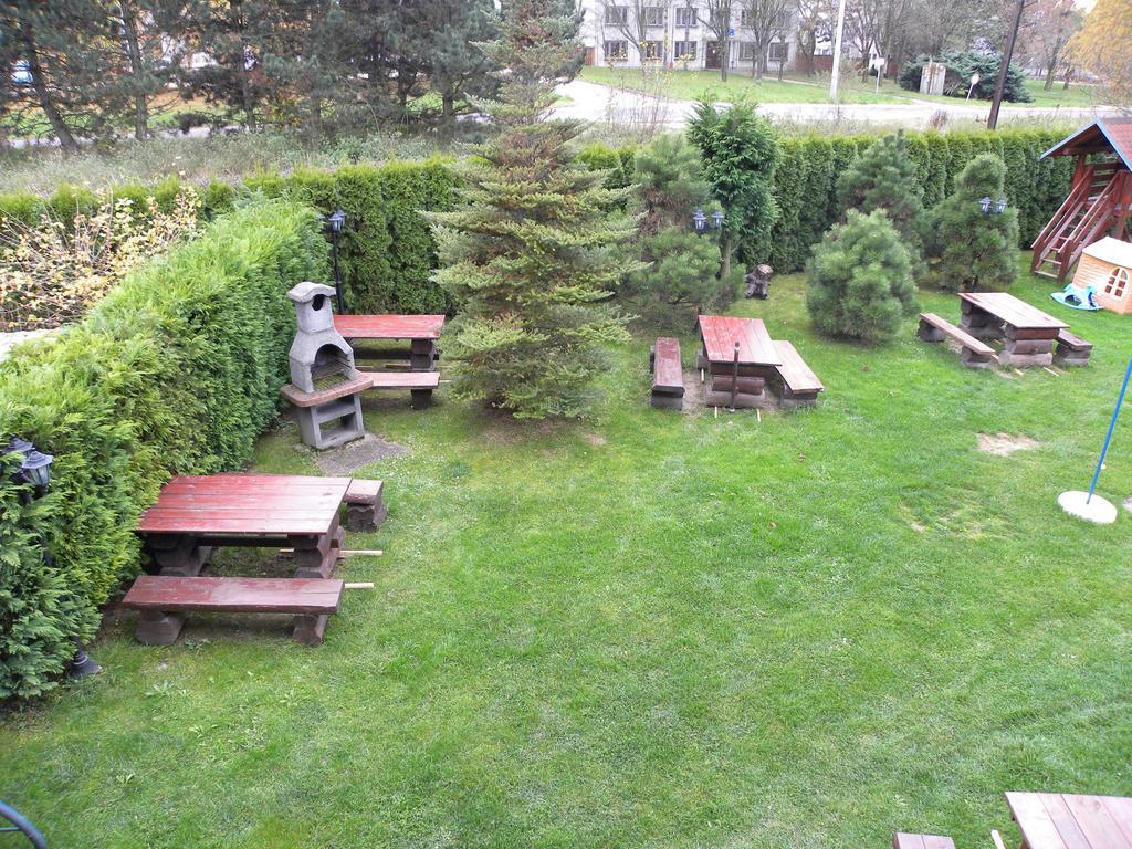 Penzion Relax Prievidza Buitenkant foto