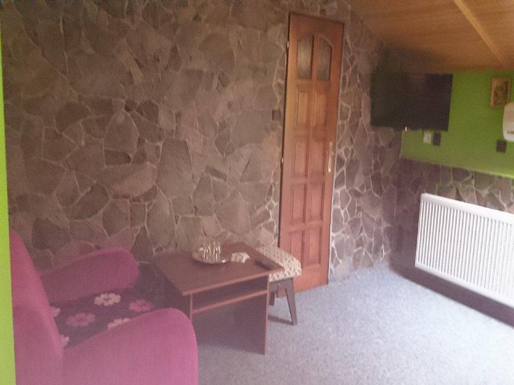 Penzion Relax Hotel Prievidza Buitenkant foto