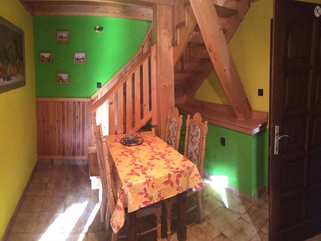 Penzion Relax Hotel Prievidza Buitenkant foto