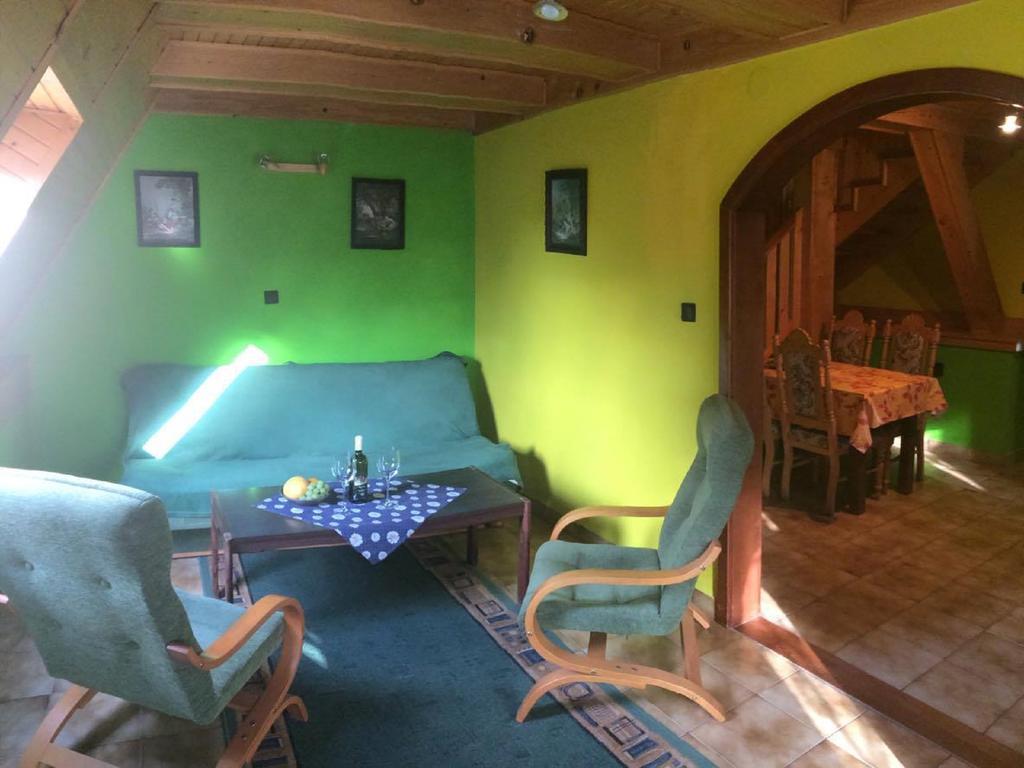 Penzion Relax Hotel Prievidza Buitenkant foto