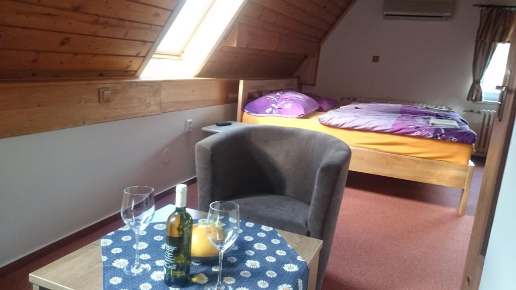 Penzion Relax Prievidza Buitenkant foto